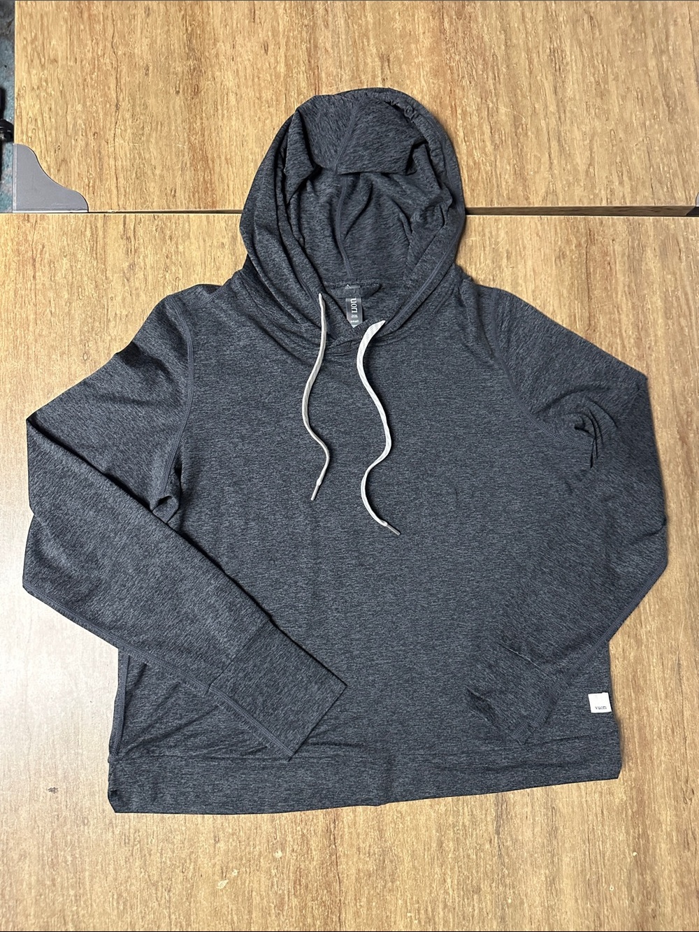 Vuori like new Halo essential Heather grey stretchy performance pullover hoodie